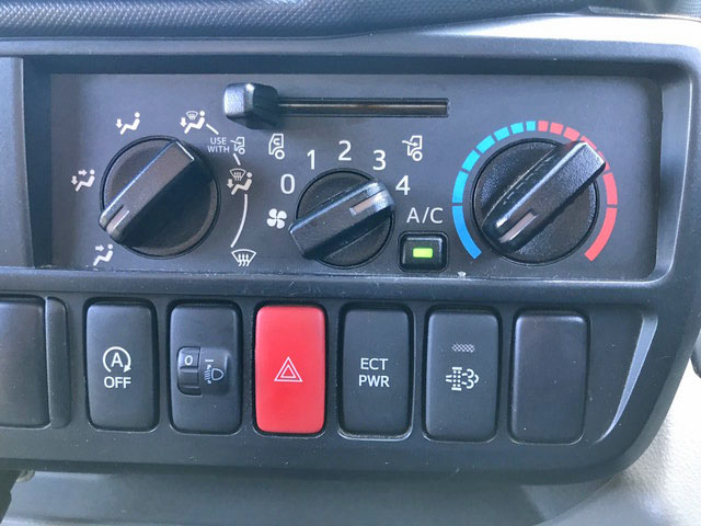 トヨタダイナパネルバン小型（2t・3t）[写真37]