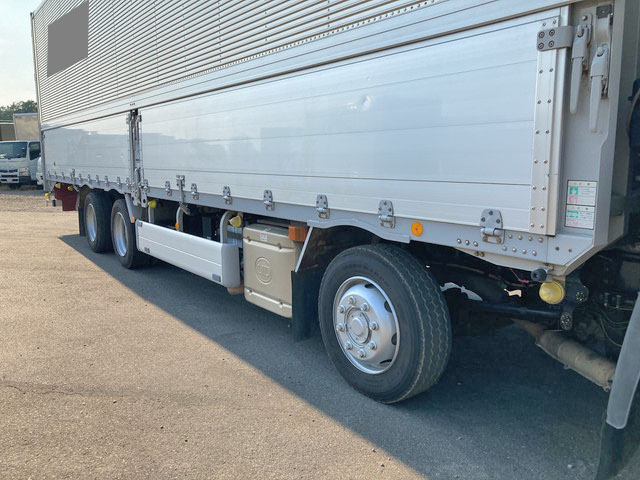 UDトラックスクオンアルミウイング大型（10t）[写真18]