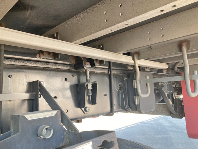 UDトラックスクオンアルミウイング大型（10t）[写真24]