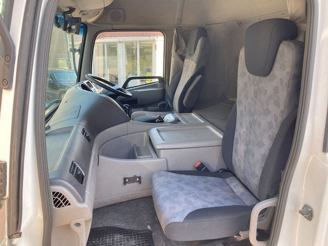 UDトラックスクオンアルミウイング大型（10t）[写真32]