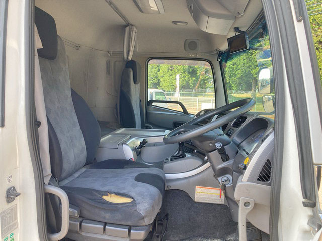 UDトラックスクオンアルミウイング大型（10t）[写真34]