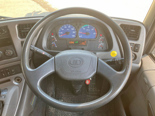 UDトラックスクオンアルミウイング大型（10t）[写真38]