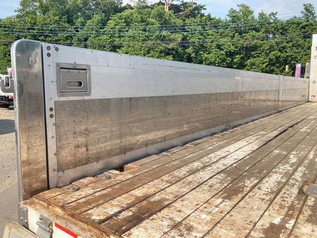 いすゞギガアルミブロック大型（10t）[写真13]