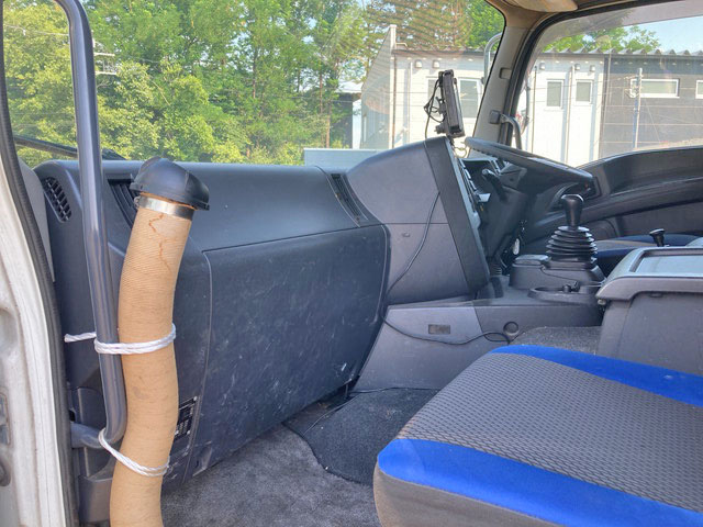 いすゞギガアルミブロック大型（10t）[写真30]