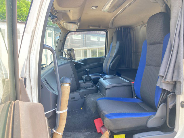 いすゞギガアルミブロック大型（10t）[写真31]