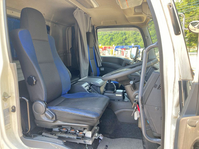 いすゞギガアルミブロック大型（10t）[写真33]