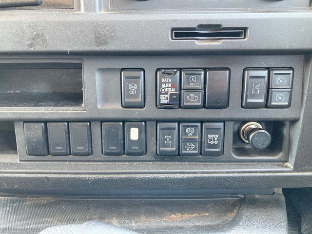 いすゞギガアルミブロック大型（10t）[写真37]