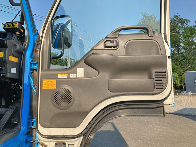 いすゞエルフパッカー車（塵芥車）小型（2t・3t）[写真32]