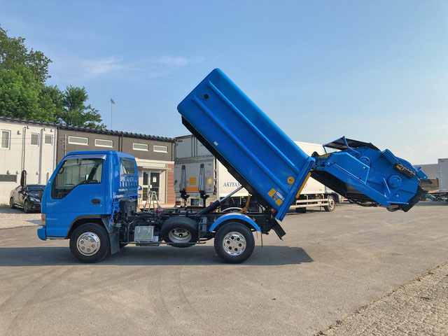 いすゞエルフパッカー車（塵芥車）小型（2t・3t）[写真06]