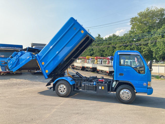 いすゞエルフパッカー車（塵芥車）小型（2t・3t）[写真07]