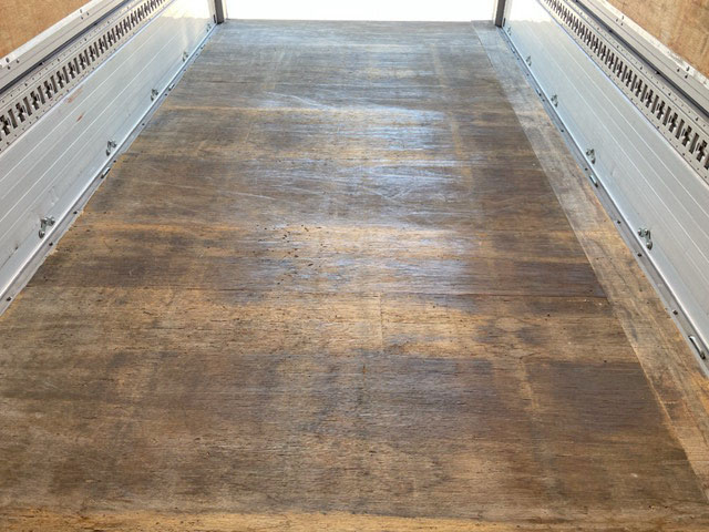 三菱ふそうキャンターアルミウイング小型（2t・3t）[写真16]