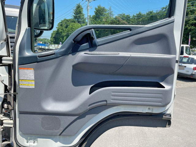 三菱ふそうキャンターアルミウイング小型（2t・3t）[写真31]