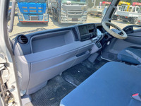 三菱ふそうキャンターアルミウイング小型（2t・3t）[写真32]