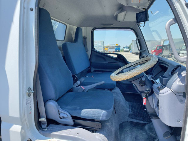 三菱ふそうキャンターアルミウイング小型（2t・3t）[写真35]