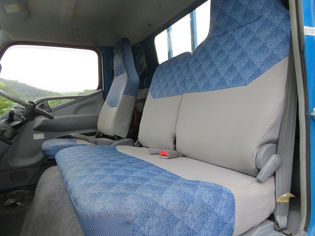 三菱ふそうキャンターアルミブロック小型（2t・3t）[写真10]