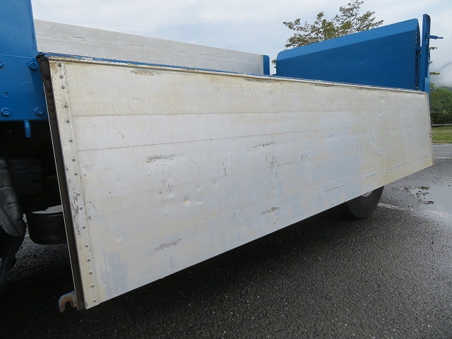 三菱ふそうキャンターアルミブロック小型（2t・3t）[写真23]