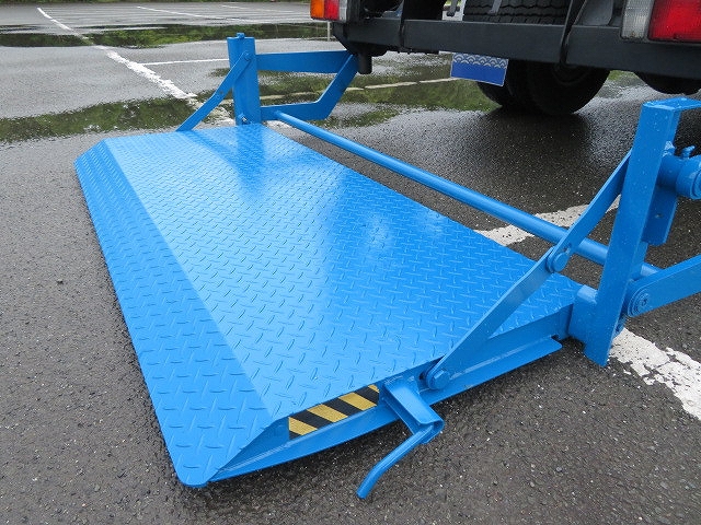 三菱ふそうキャンターアルミブロック小型（2t・3t）[写真25]