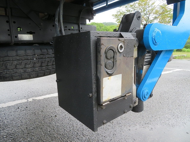 三菱ふそうキャンターアルミブロック小型（2t・3t）[写真26]