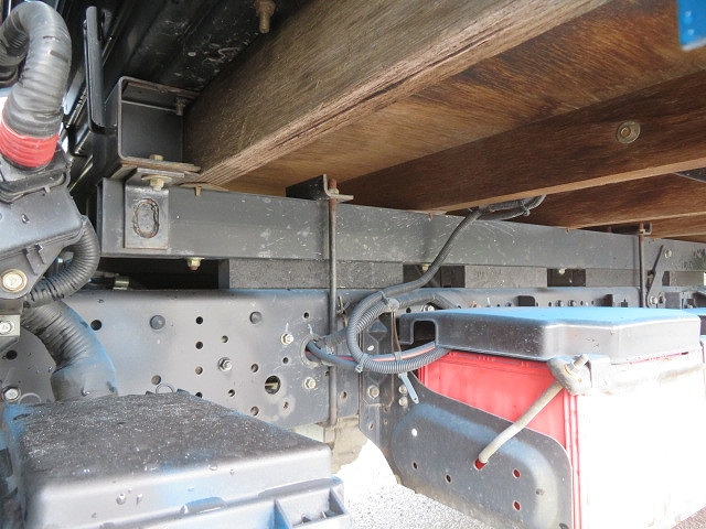 三菱ふそうキャンターアルミブロック小型（2t・3t）[写真33]