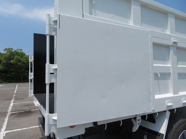 三菱ふそうファイター深ダンプ（土砂禁ダンプ）増トン（6t・8t）[写真27]