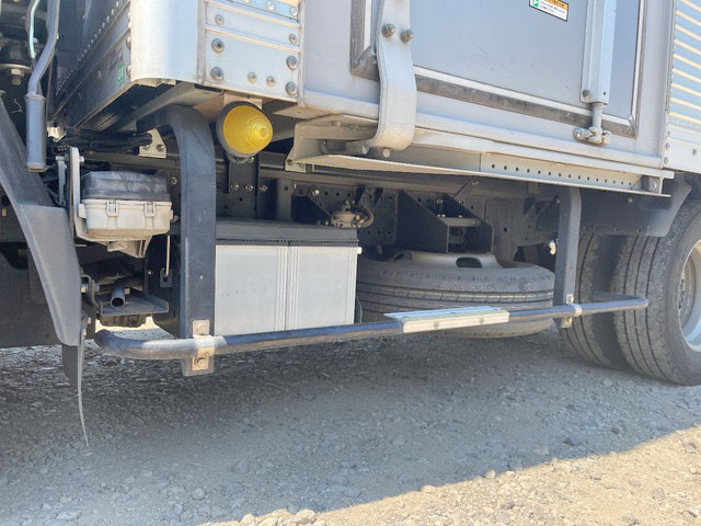 いすゞエルフアルミバン小型（2t・3t）[写真20]