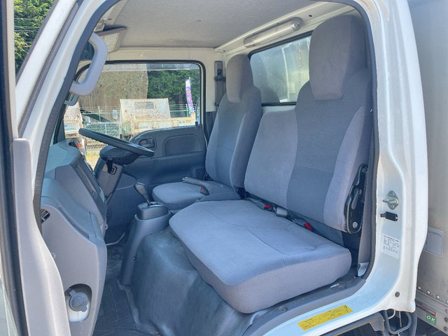 いすゞエルフアルミバン小型（2t・3t）[写真32]