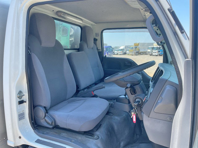 いすゞエルフアルミバン小型（2t・3t）[写真34]