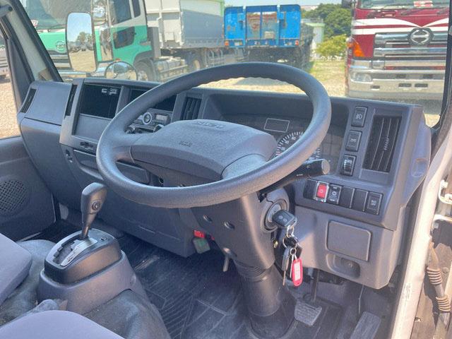 いすゞエルフアルミバン小型（2t・3t）[写真35]