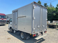 いすゞエルフアルミバン小型（2t・3t）[写真04]