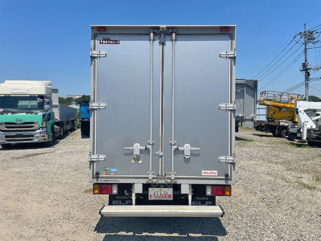 いすゞエルフアルミバン小型（2t・3t）[写真09]