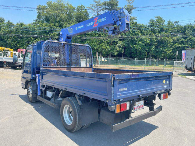 マツダタイタンクレーン4段小型（2t・3t）[写真04]