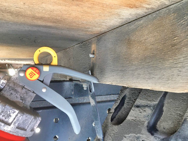 いすゞエルフ平ボディ小型（2t・3t）[写真21]