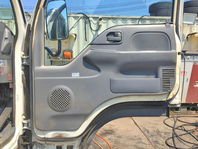 いすゞエルフ平ボディ小型（2t・3t）[写真27]