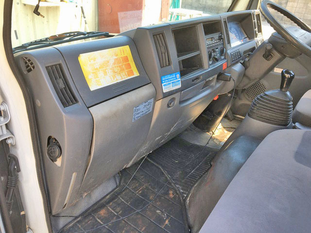 いすゞエルフ平ボディ小型（2t・3t）[写真28]