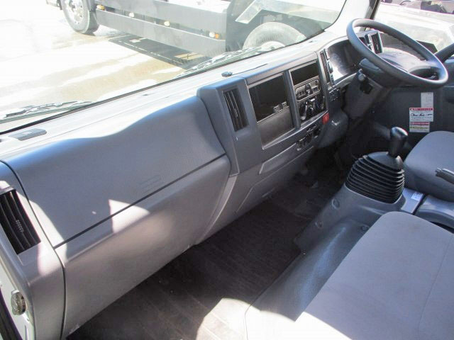 いすゞエルフセルフクレーン4段小型（2t・3t）[写真08]