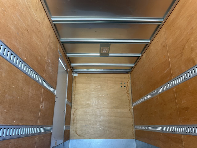 いすゞエルフアルミバン小型（2t・3t）[写真12]