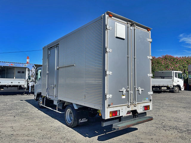 いすゞエルフアルミバン小型（2t・3t）[写真04]