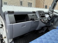 三菱ふそうキャンターアルミバン小型（2t・3t）[写真32]