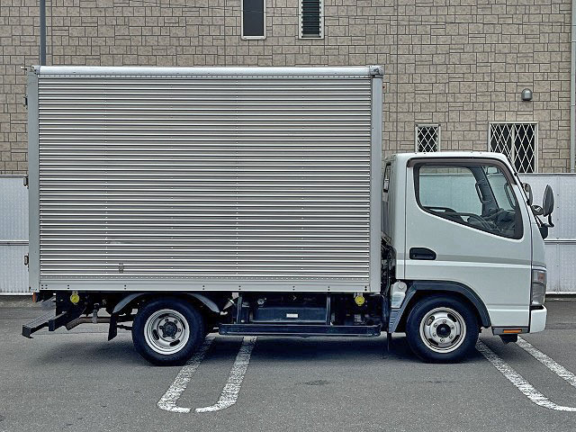 三菱ふそうキャンターアルミバン小型（2t・3t）[写真06]