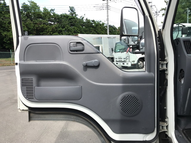 いすゞエルフアルミバン小型（2t・3t）[写真22]