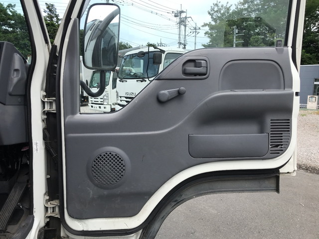 いすゞエルフアルミバン小型（2t・3t）[写真23]