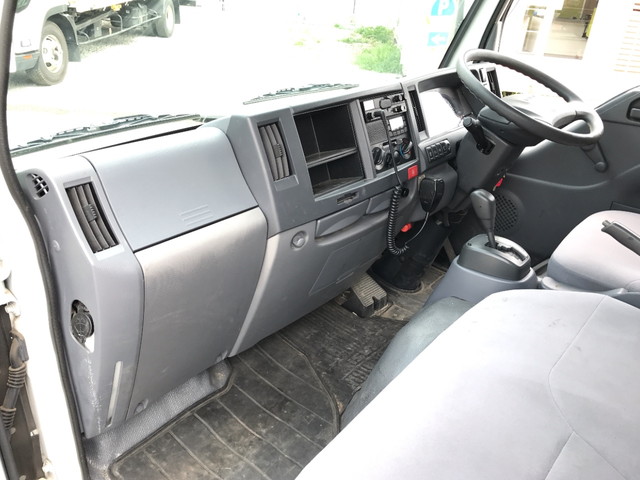 いすゞエルフアルミバン小型（2t・3t）[写真26]