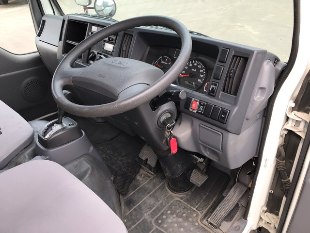 いすゞエルフアルミバン小型（2t・3t）[写真27]