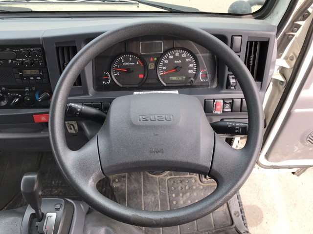 いすゞエルフアルミバン小型（2t・3t）[写真29]