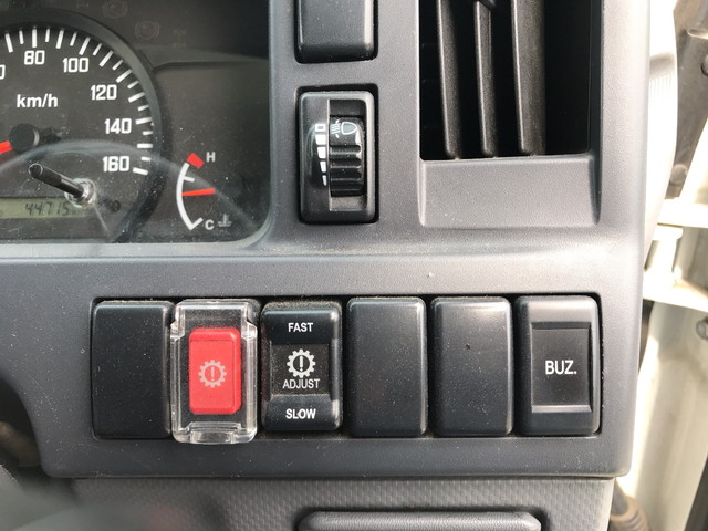 いすゞエルフアルミバン小型（2t・3t）[写真32]