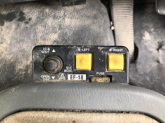 三菱ふそうファイターダンプ中型（4t）[写真36]