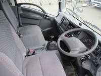 いすゞエルフ冷凍車（冷蔵車）小型（2t・3t）[写真04]