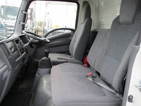 いすゞエルフ冷凍車（冷蔵車）小型（2t・3t）[写真09]