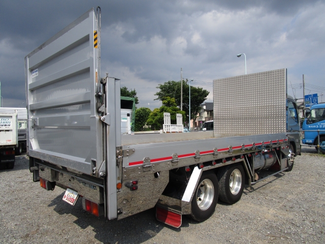 三菱ふそうキャンターアルミブロック小型（2t・3t）[写真02]