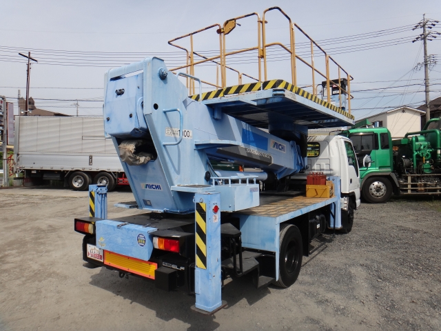 いすゞエルフ高所作業車小型（2t・3t）[写真02]